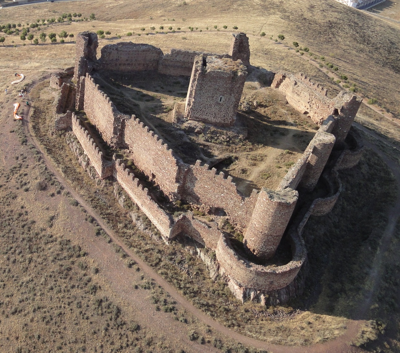 Burg Almonacid de Toledo - Almonacid de Toledo | Secret World Trip Planner