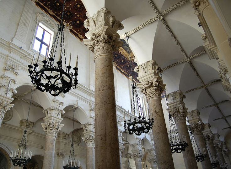 Basilika vom Heiligen Kreuz - Lecce | Secret World Trip Planner