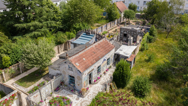La Maison à Vaisselle Cassée - Louviers | Secret World Trip Planner
