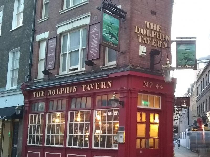 L'OROLOGIO DELLA TAVERNA DEL DELFINO - 44 Red Lion St | Secret World Trip Planner
