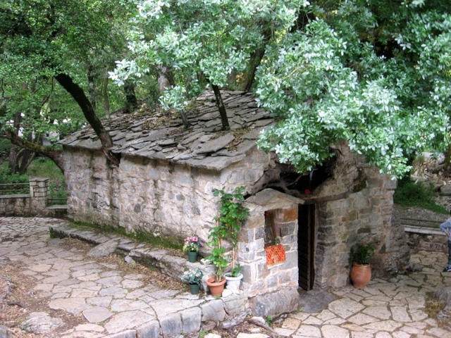 La cappella di Santa Teodora: Un miracolo della natura e della fede - Epar.Od. Megalopolis - Vasta | Secret World Trip Planner