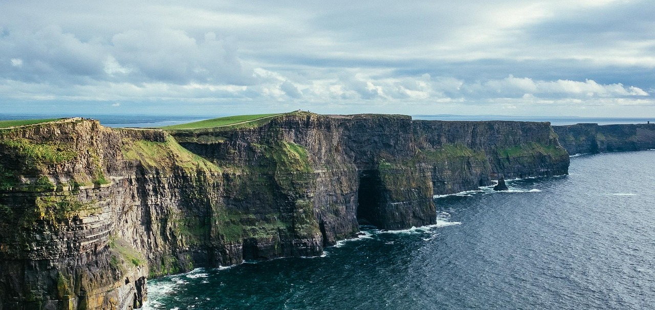 Les falaises de Moher en Irlande - Lislorkan North | Secret World Trip Planner
