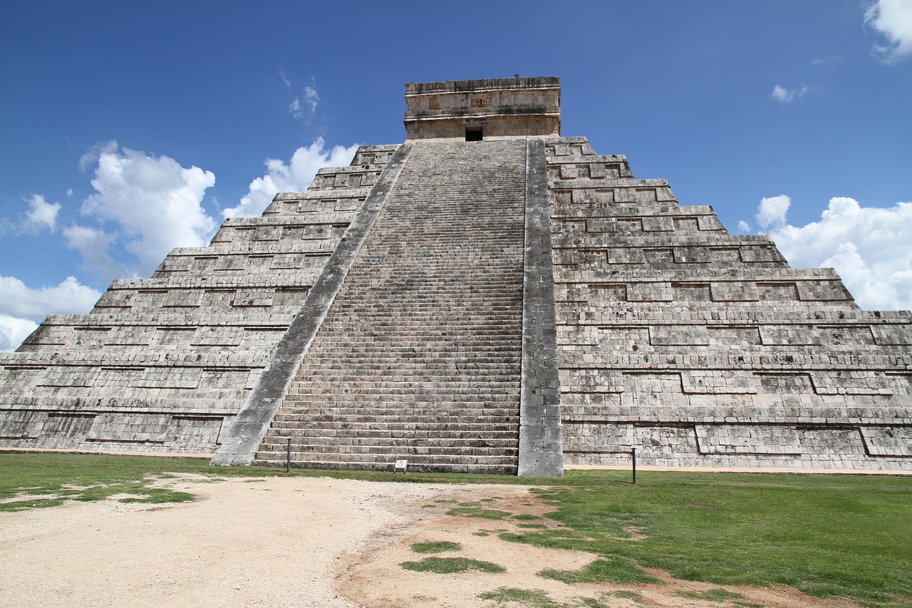 Chichén Itzá, one of the most beautiful archaeological sites in the world - Chichén-Itzá | Secret World Trip Planner