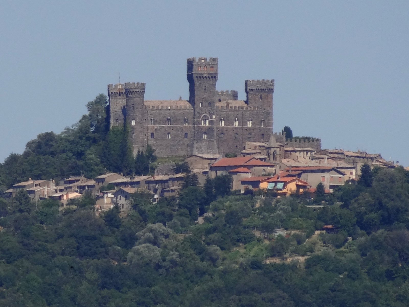 Tuscia : la tour Alfina dans le village de conte de fées - Torre Alfina | Secret World Trip Planner