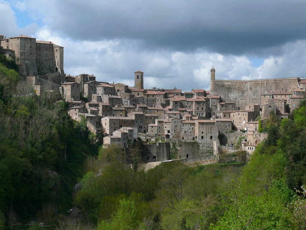 The Orsini Fortress in Sorano - Sorano | Secret World Trip Planner