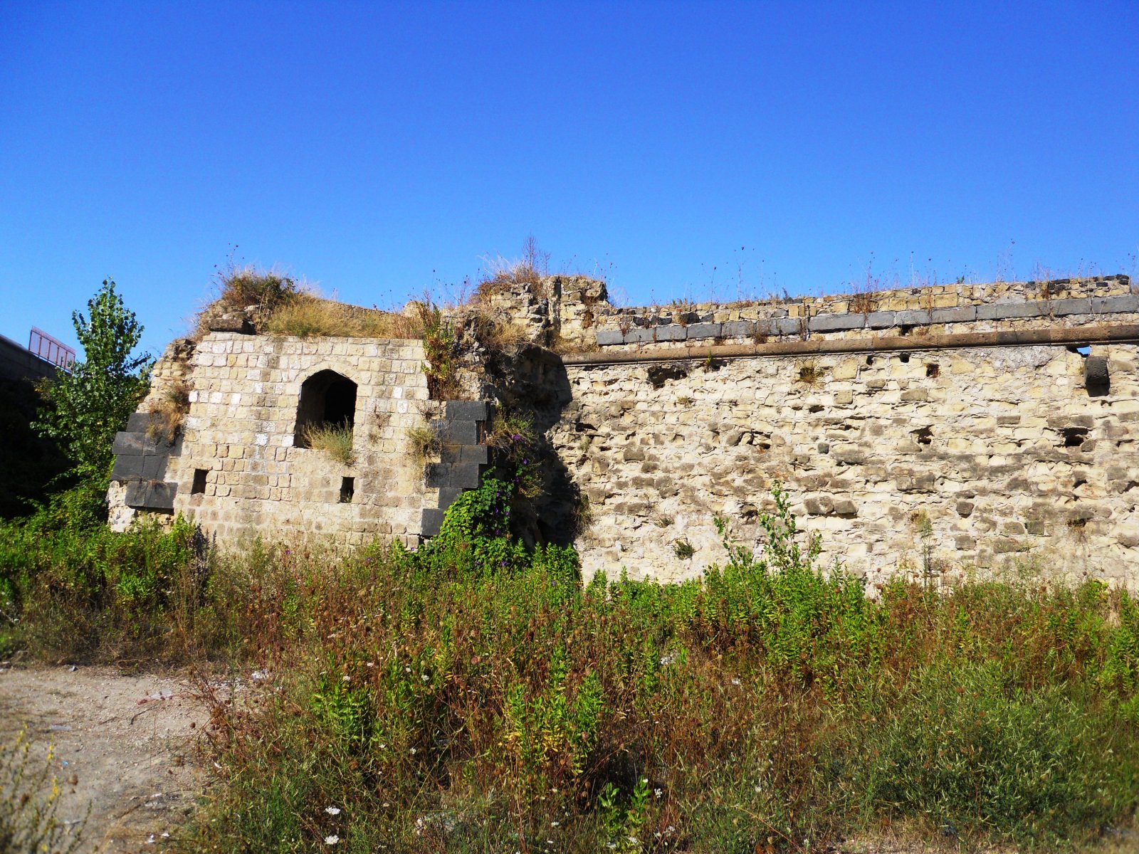 Utrdba Vigliena - Napoli | Secret World Trip Planner