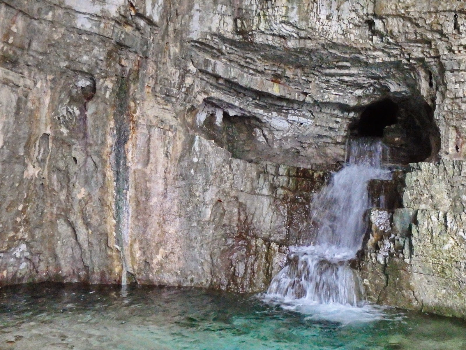 Schievo barlang - Barrea | Secret World Trip Planner
