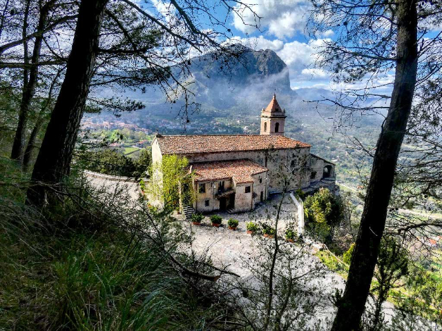 Il Santuario di Maria SS. di Pietrasanta  - San Giovanni A Piro | Secret World Trip Planner