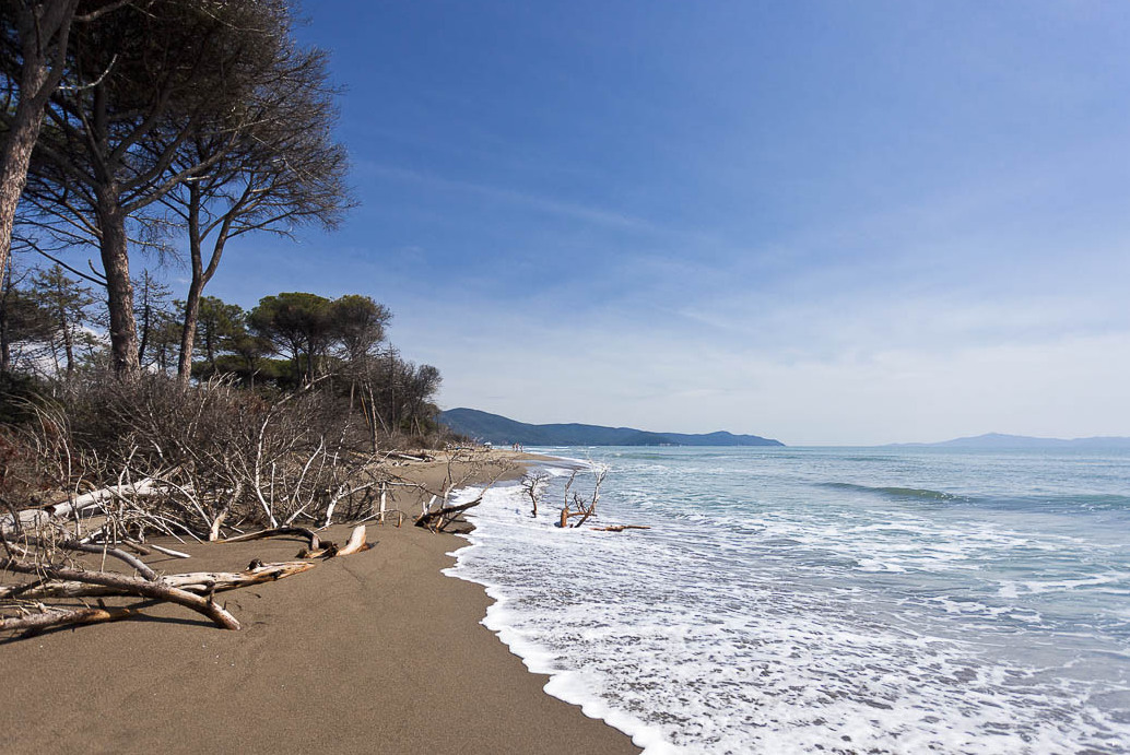 ຟຣີຫາດຊາຍຂອງ Rimigliano ແຄມຈອດ - San Vincenzo | Secret World Trip Planner