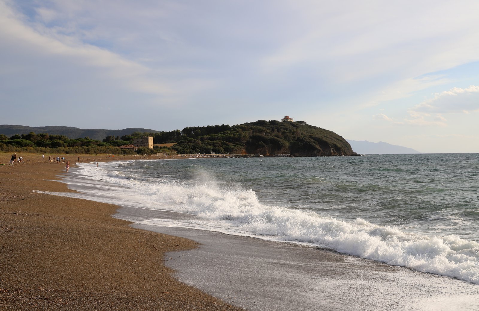 ຟຣີຫາດຊາຍຂອງ Rimigliano ແຄມຈອດ - San Vincenzo | Secret World Trip Planner