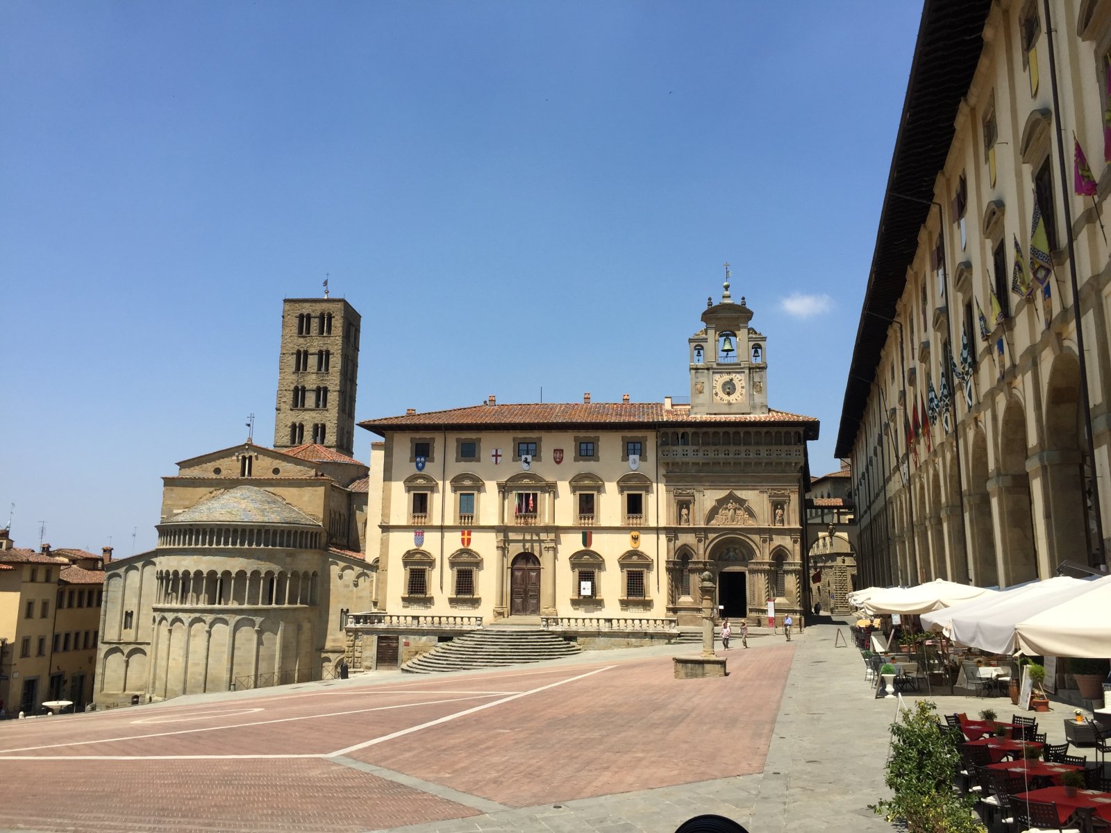 ສະຫຼຸບ-ໄປຕະຫຼອດຂອງ Saracen - Arezzo | Secret World Trip Planner