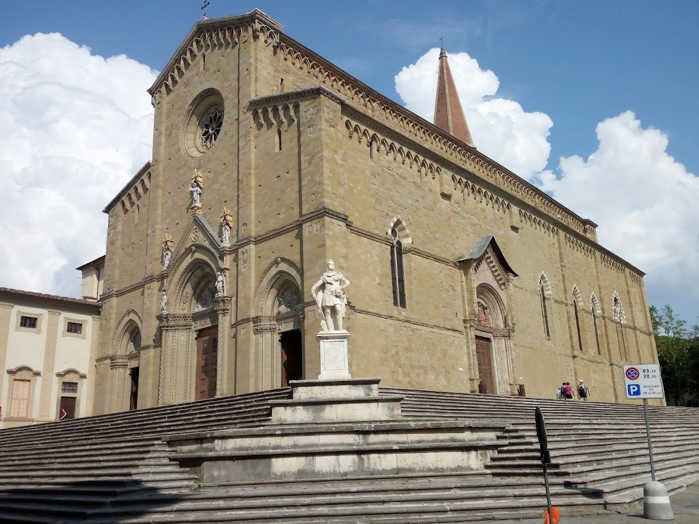 ວິຫານຂອງໄພ່ພົນເປໂຕແລະ Donato - Arezzo | Secret World Trip Planner