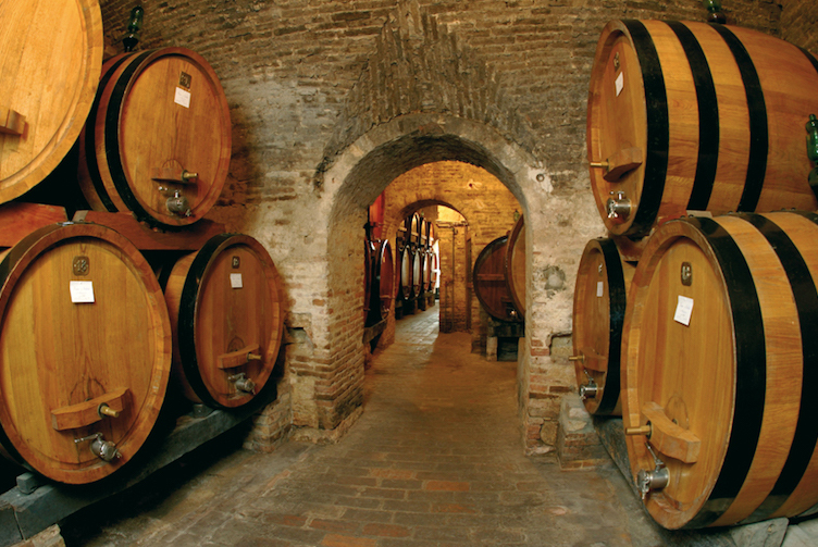 Contucci Cantine: بیش از 1000 سال سابقه شراب - Montepulciano | Secret World Trip Planner