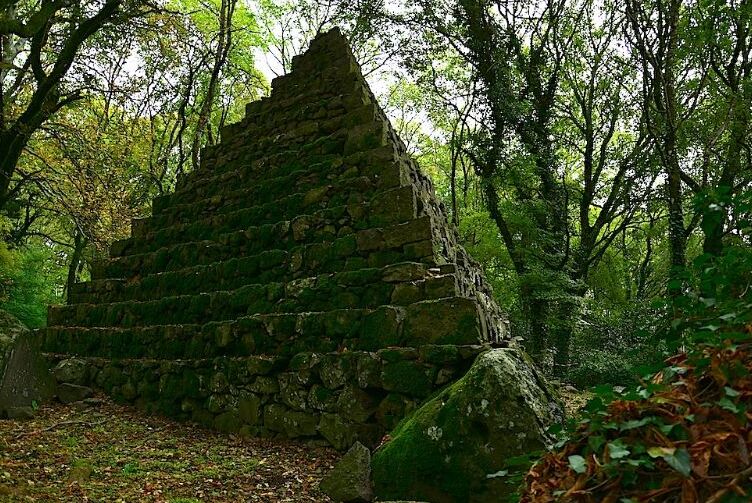 Bosco romantico esoterico di Radicofani - Radicofani | Secret World Trip Planner