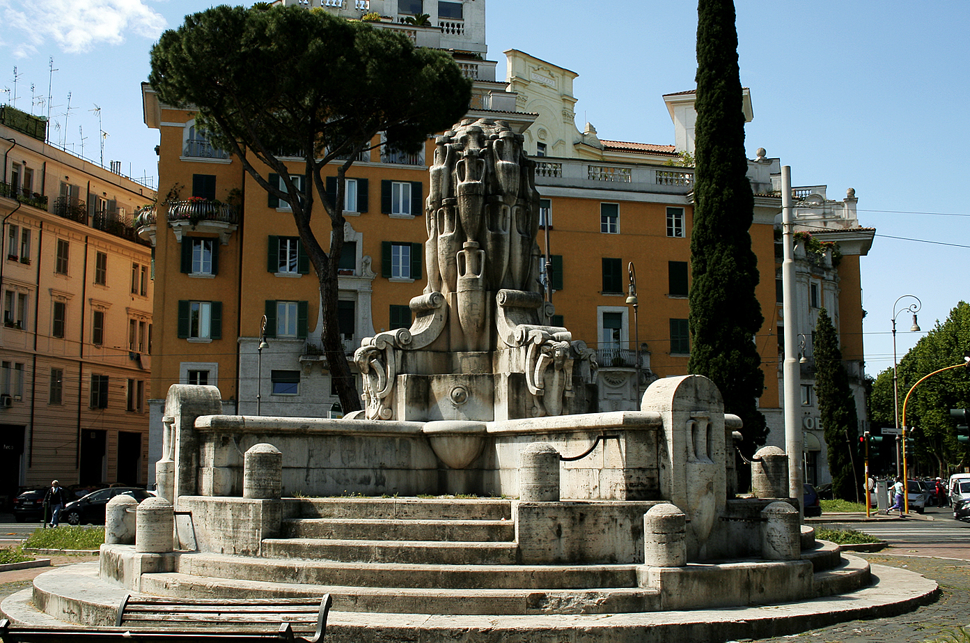Fountain of amphorae - Roma | Secret World Trip Planner
