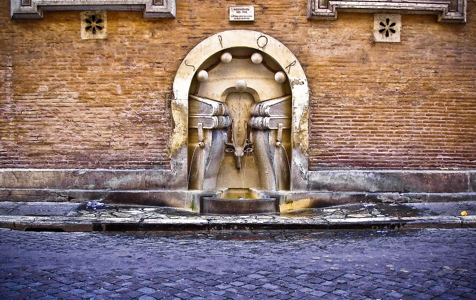 Fontana knjiga - Roma | Secret World Trip Planner