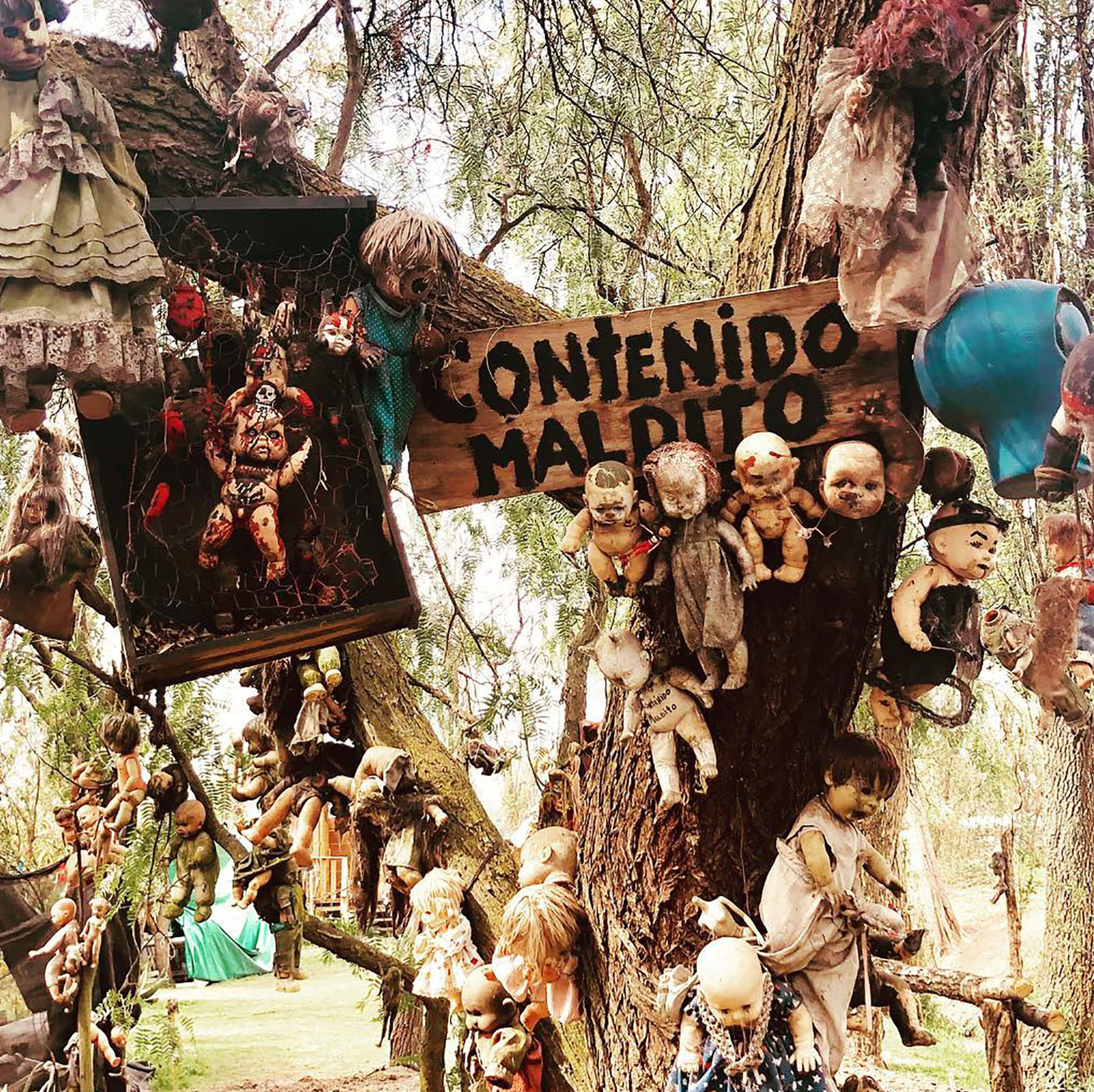 Isla de las Muñecas: Island of the Hanging Dolls — Città del Messico