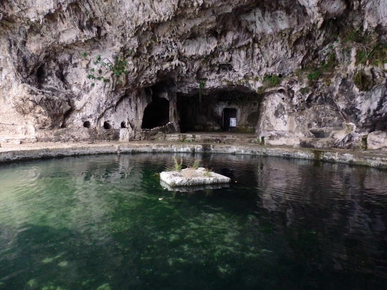Grotte de Tibère - Galleria di Tiberio | Secret World Trip Planner