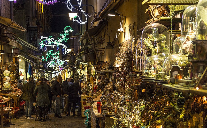San Gregorio Armeno eta Gabonak - Napoli | Secret World Trip Planner