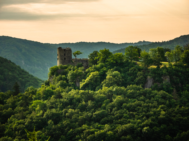 Château en ruine Neideck Wiesenttal - Wiesenttal | Secret World Trip Planner