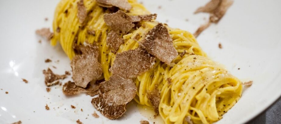 Tajarin à la truffe - Montelupo Albese | Secret World Trip Planner