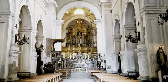 Basilica di San Giacomo degli Spagnoli - Napoli | Secret World Trip Planner