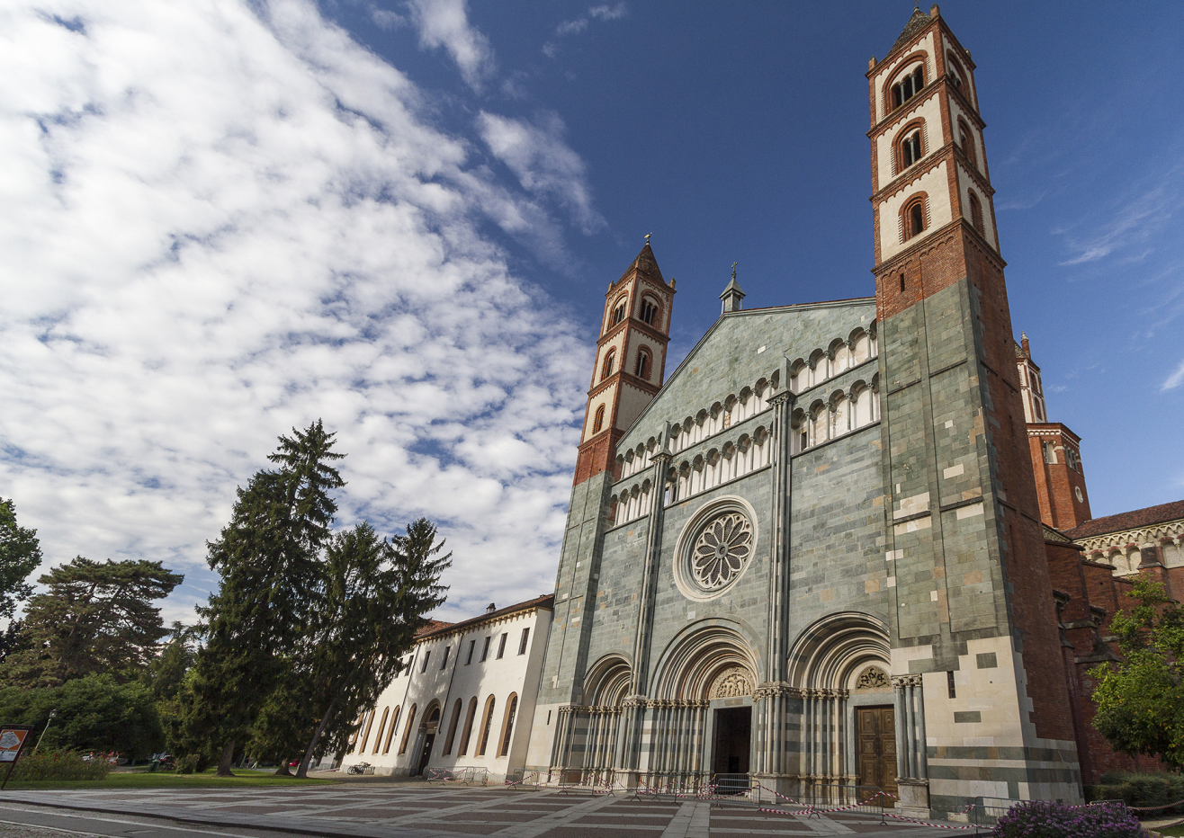 Basilica di Sant’Andrea, - Vercelli | Secret World Trip Planner