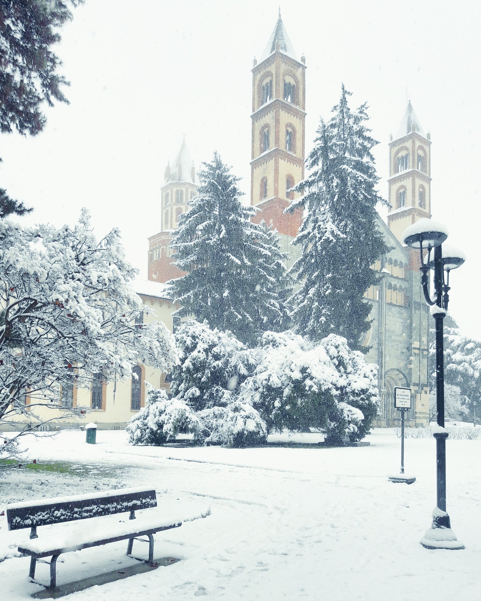 Basilica di Sant’Andrea, - Vercelli | Secret World Trip Planner