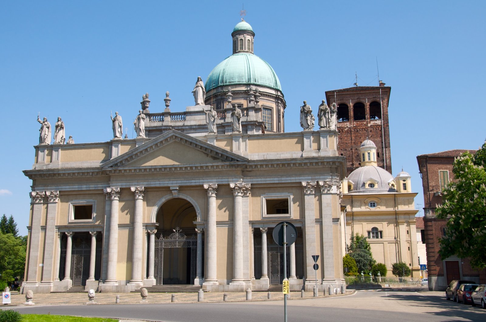 Cathédrale de St Eusebius - Vercelli | Secret World Trip Planner