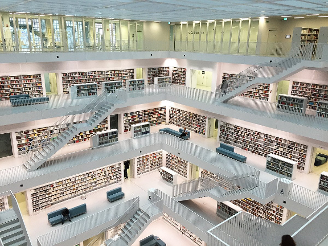 Biblioteca pubblica di Stoccarda - Stuttgart | Secret World Trip Planner