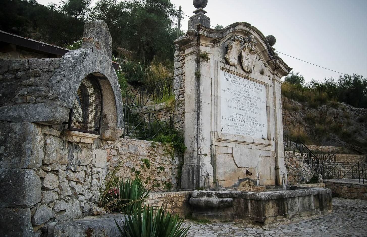 Fontaine des Papes - Prossedi | Secret World Trip Planner