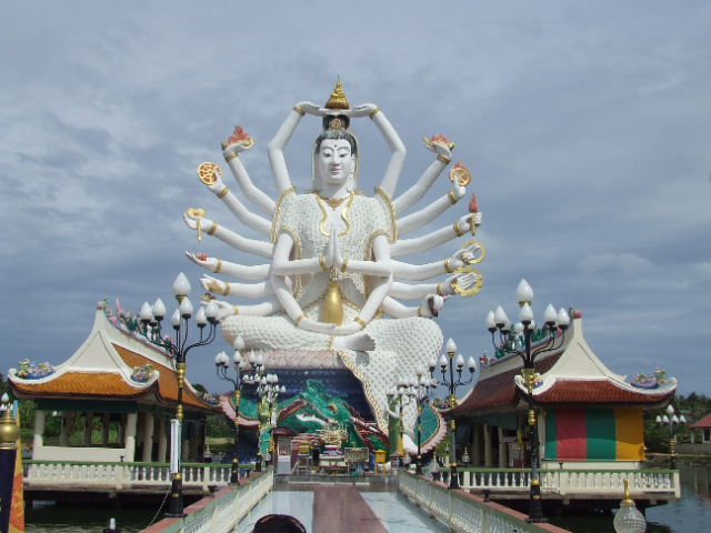 Wat Plai Laem ed il grande Buddha Bianco - Thailand | Secret World Trip Planner