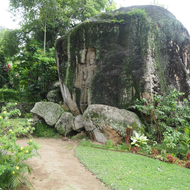 Statue de Kushtarajagala - Weligama | Secret World Trip Planner