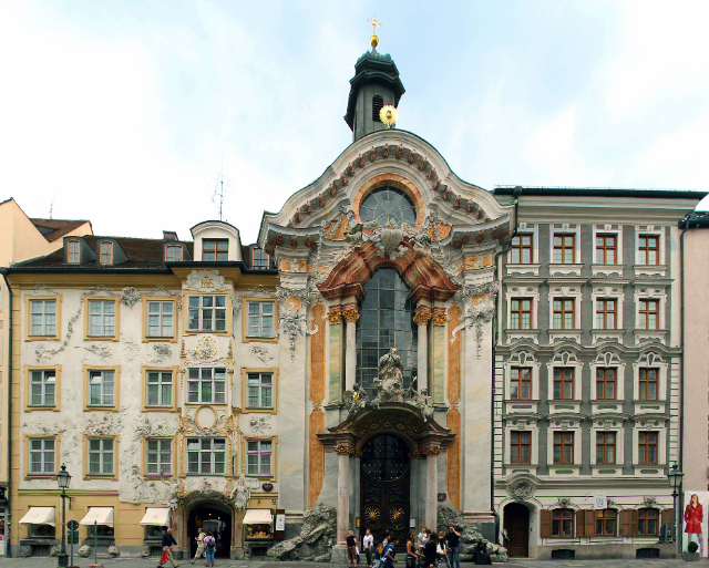 Kirche des Heiligen Johannes von Nepomuk - München | Secret World Trip Planner