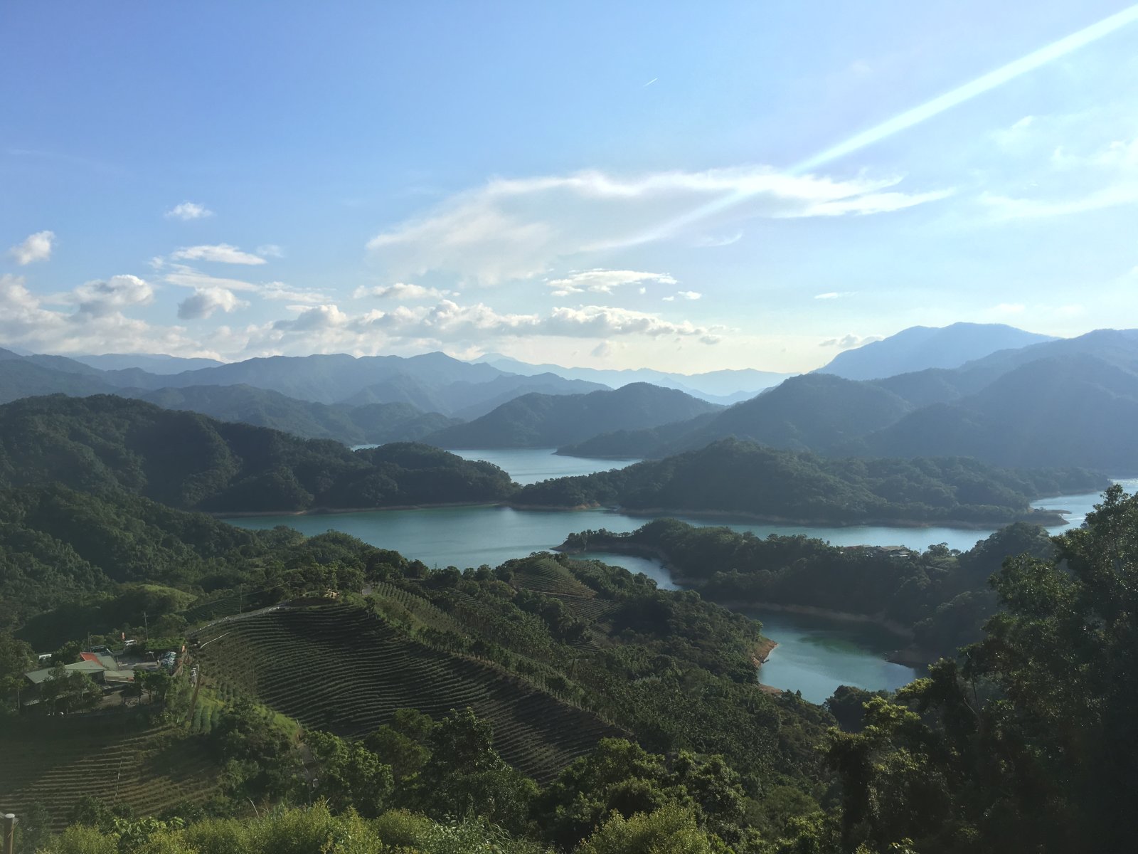 Le lac des Mille-Îles - Shiding District | Secret World Trip Planner