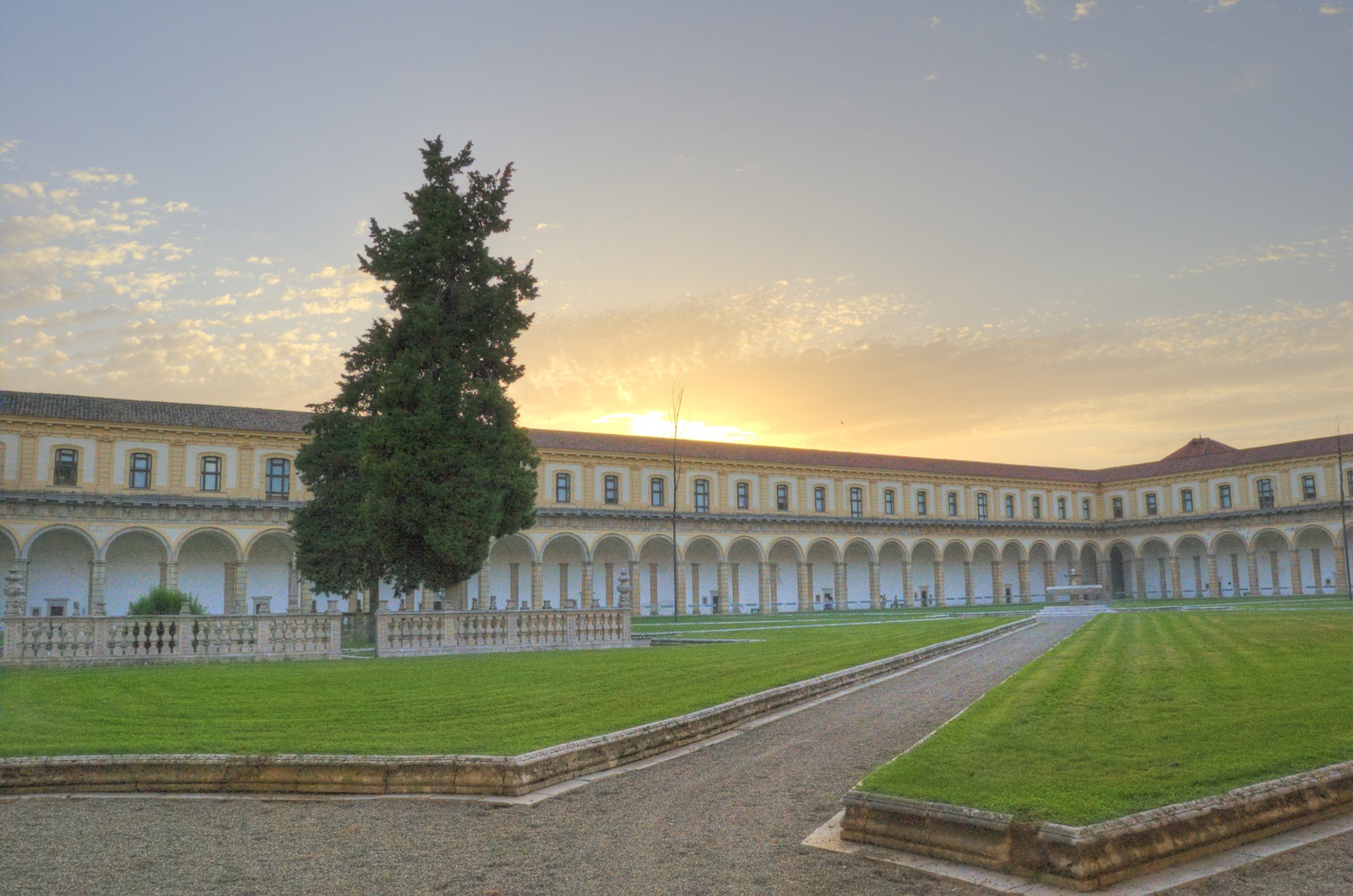 Die Kartause von Padula - ein architektonisches Wunderwerk - Padula | Secret World Trip Planner