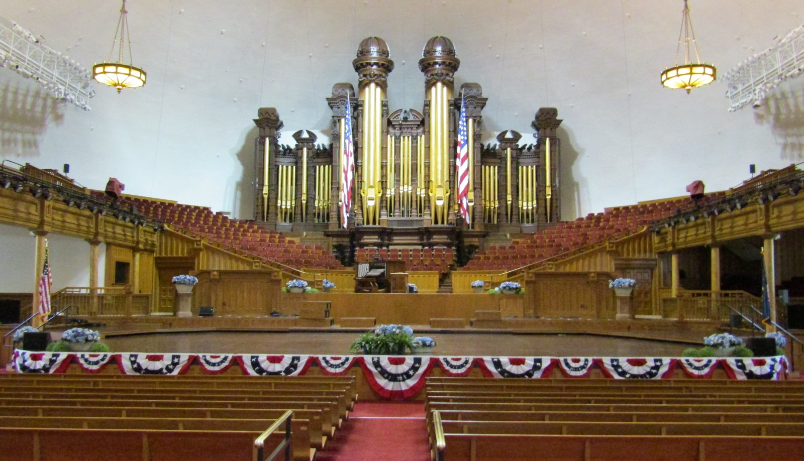 Mormon Tabernacle - Salt Lake City's most famous building. - Salt Lake City | Secret World Trip Planner