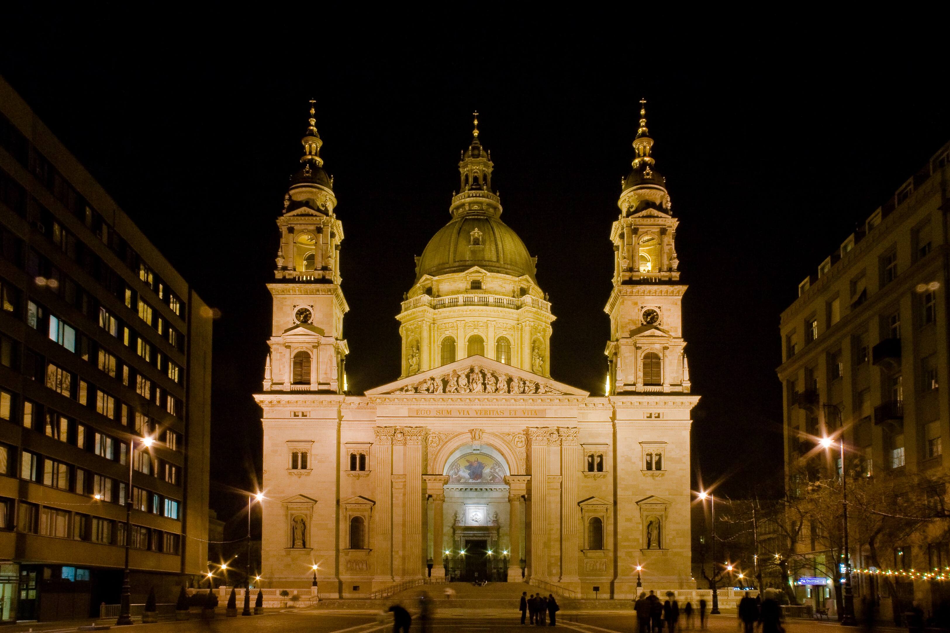 St Stephen’s Basilica:the tallest building in Budapest  — Budapest