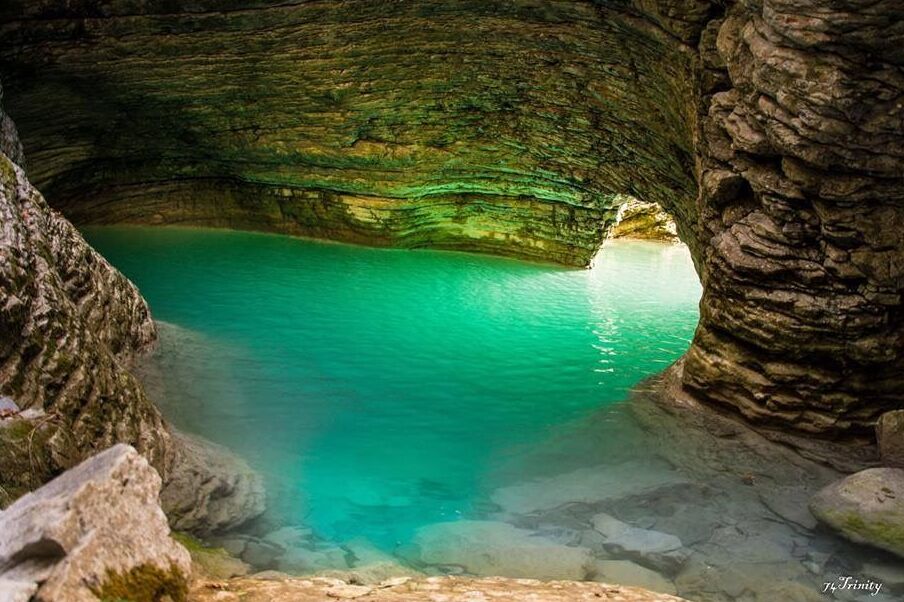 Grotte bleue de Mel - 4 - Loc | Secret World Trip Planner