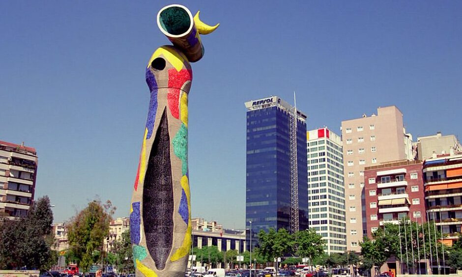 La dona i l'ocell de Joan Mirò - Barcelona | Secret World Trip Planner