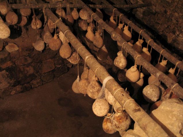 Caciocavallo irpino di cave - Montella | Secret World Trip Planner