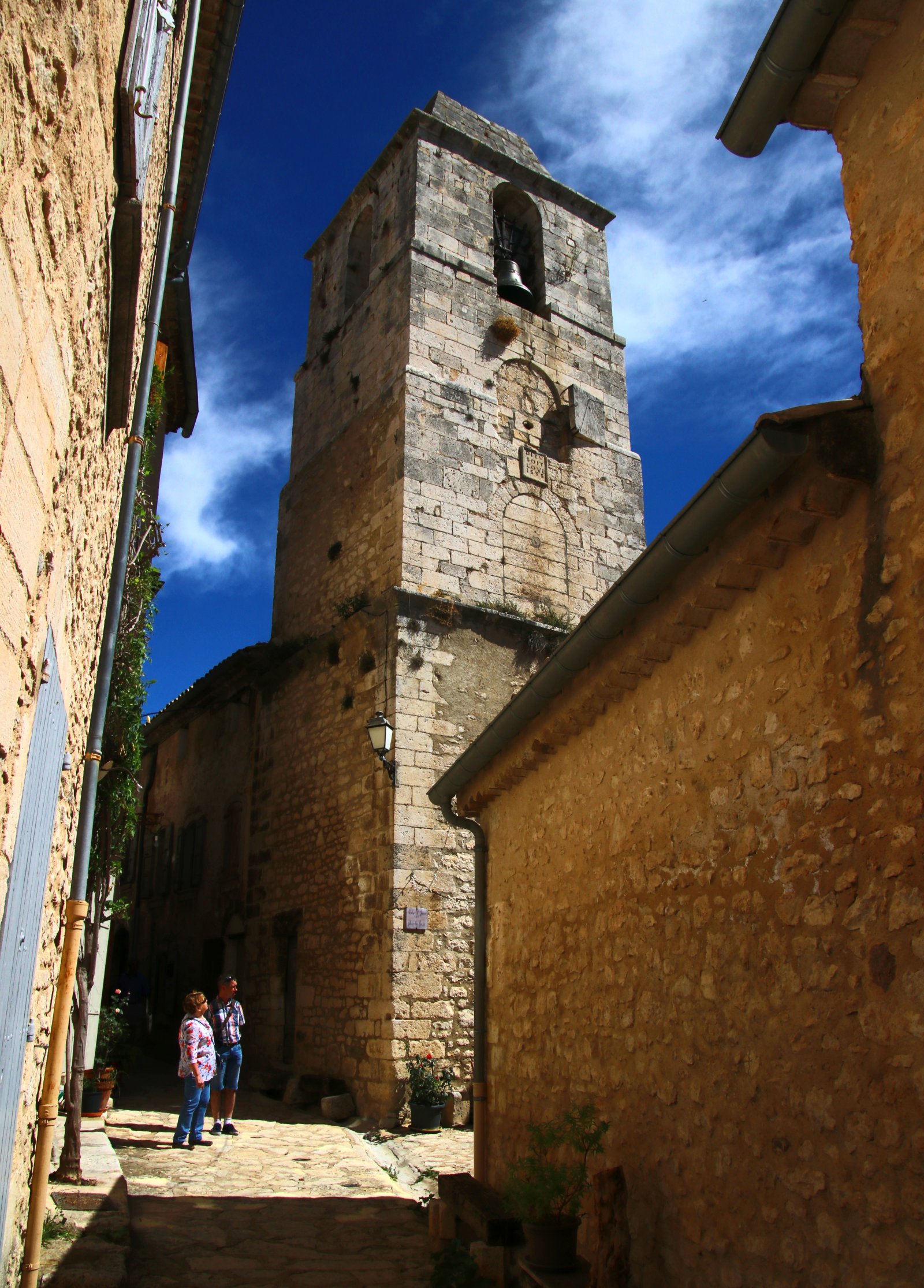 Simiane-la-Rotonde, un village perché - Simiane-la-Rotonde | Secret World Trip Planner