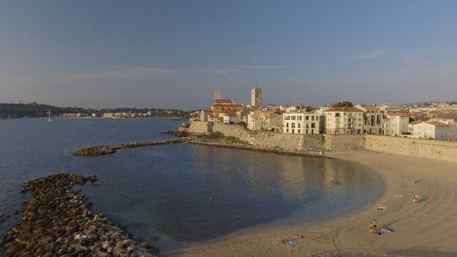 ساحل Gravette - Antibes | Secret World Trip Planner