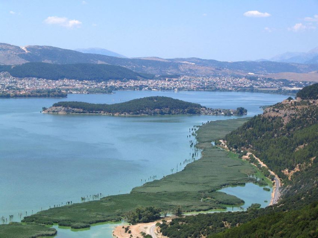 L'île enchanteresse de Ioannina : À la découverte des trésors culturels de Nisi - Ioannina Island | Secret World Trip Planner