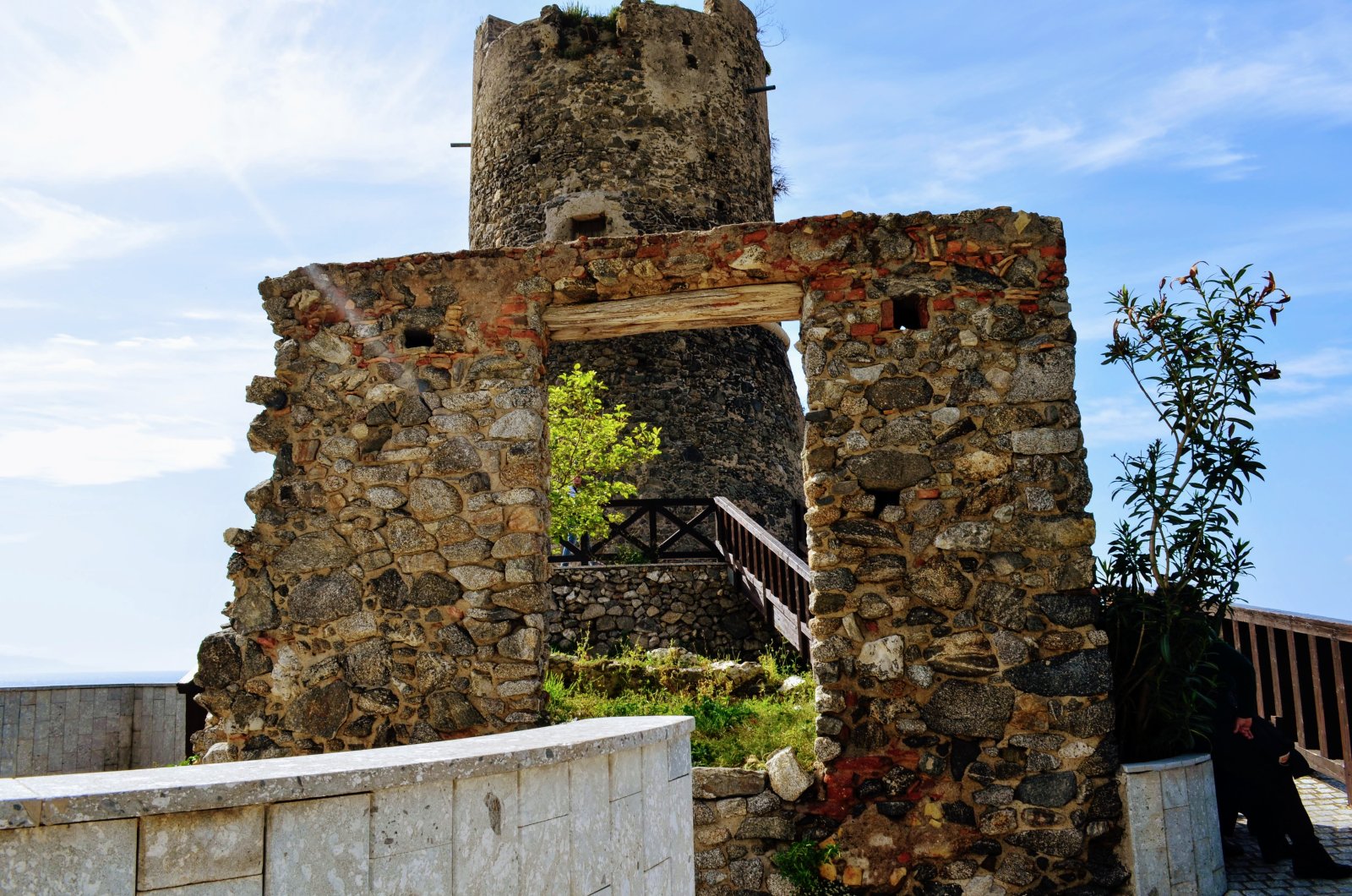 برج نحوی Rocchi - Bagnara Calabra | Secret World Trip Planner