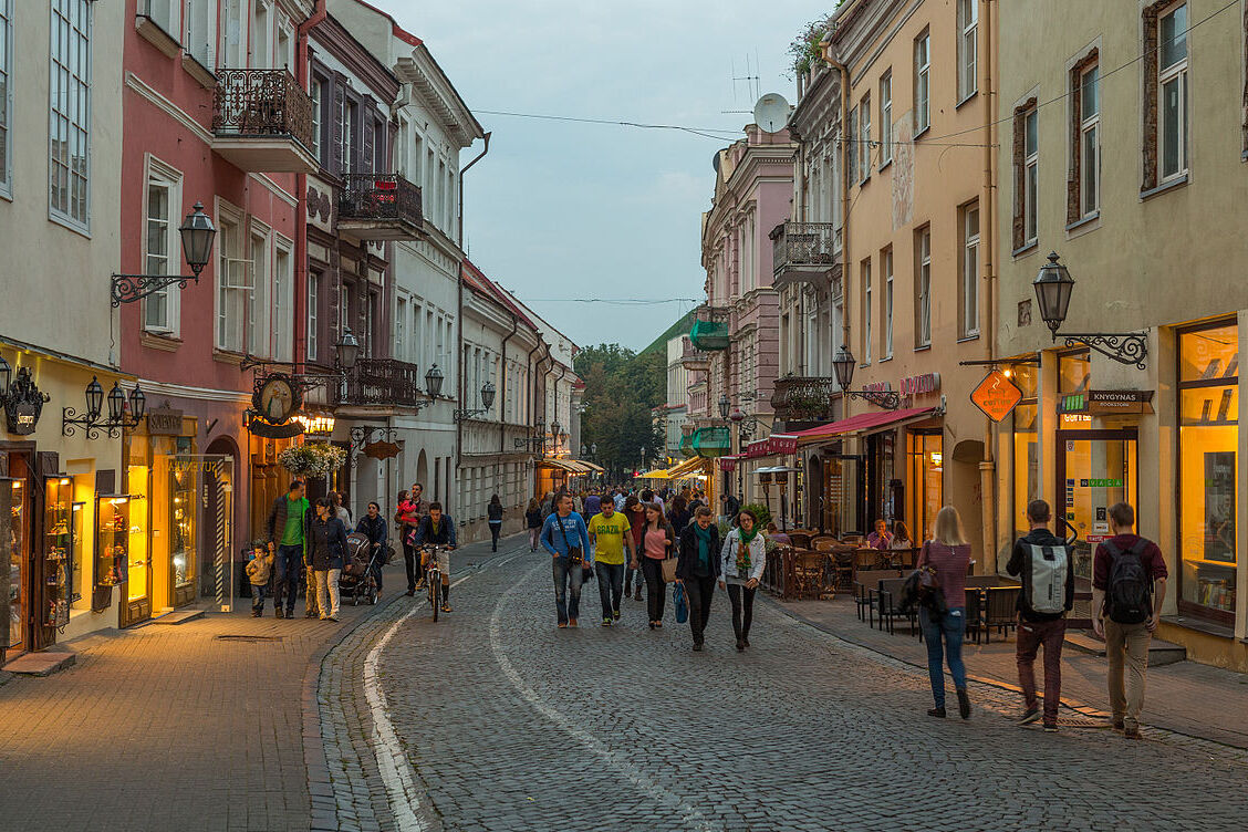 Cobblestone Pilies Gatve (Castle Street) — Vilnius
