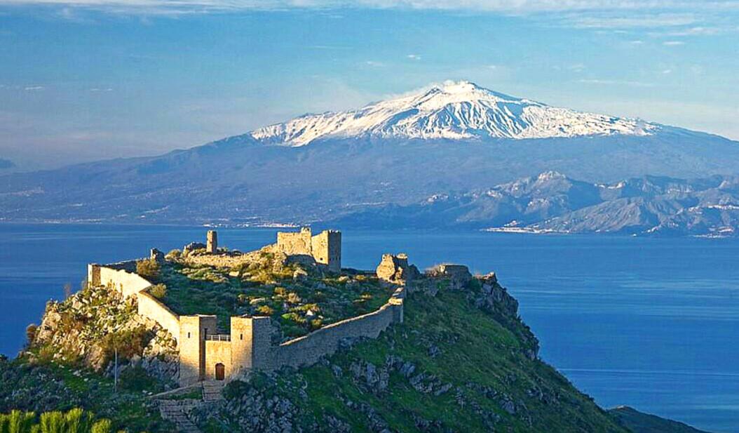 Motta San Giovanni | tuairimí Breathtaking na Sicile - Motta San Giovanni | Secret World Trip Planner