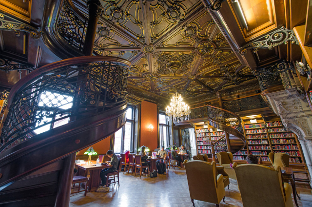 Bibliothèque métropolitaine Ervin Szabó - Budapest | Secret World Trip Planner