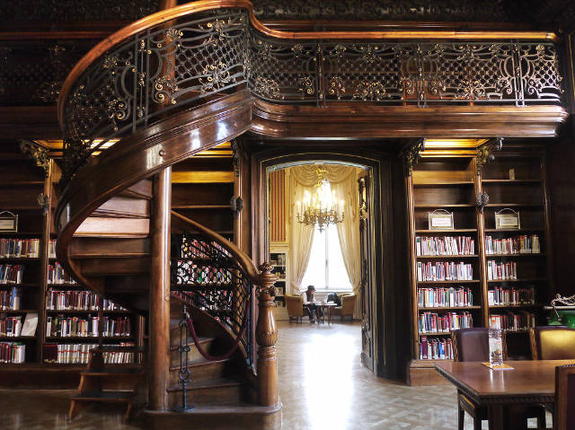 Bibliothèque métropolitaine Ervin Szabó - Budapest | Secret World Trip Planner