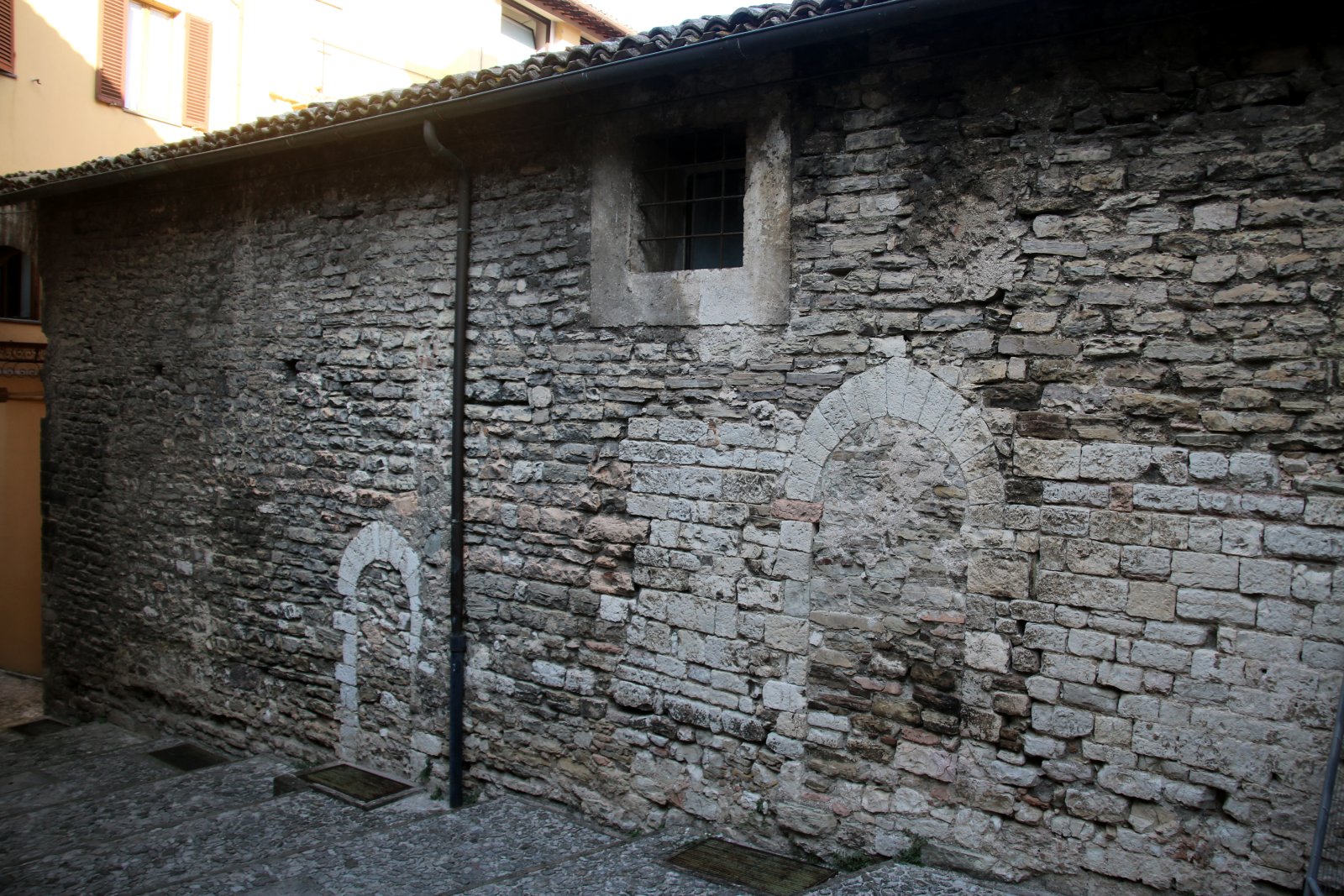 Chiesa dei Santi Giovanni e Paolo - Spoleto | Secret World Trip Planner